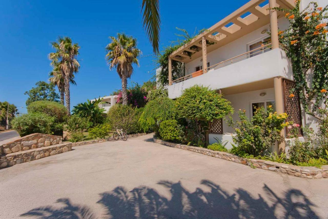 Irina Beach Hotel Tigkaki  Exterior photo